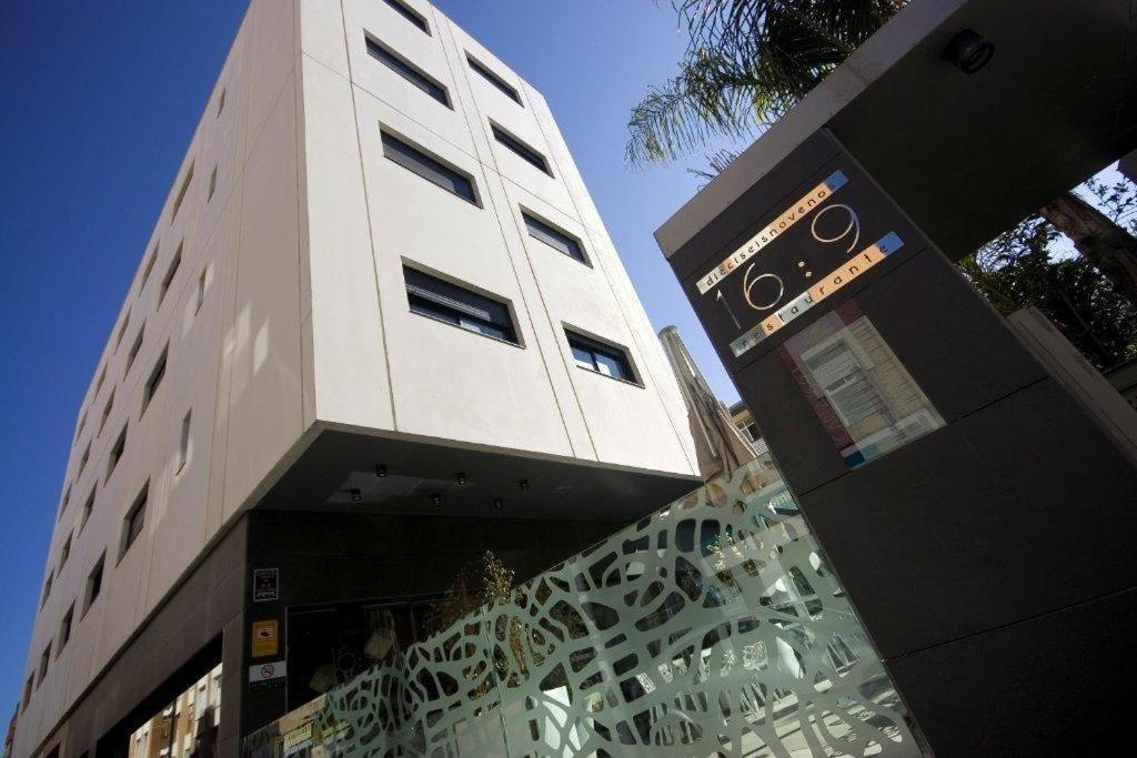 Apartamentos 16:9 Suites Almería Exterior foto